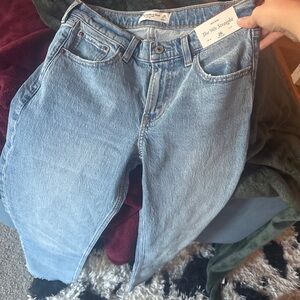 NWT Abercrombie & Fitch The 90’s Straight Leg Mid-Rise Jeans size 26